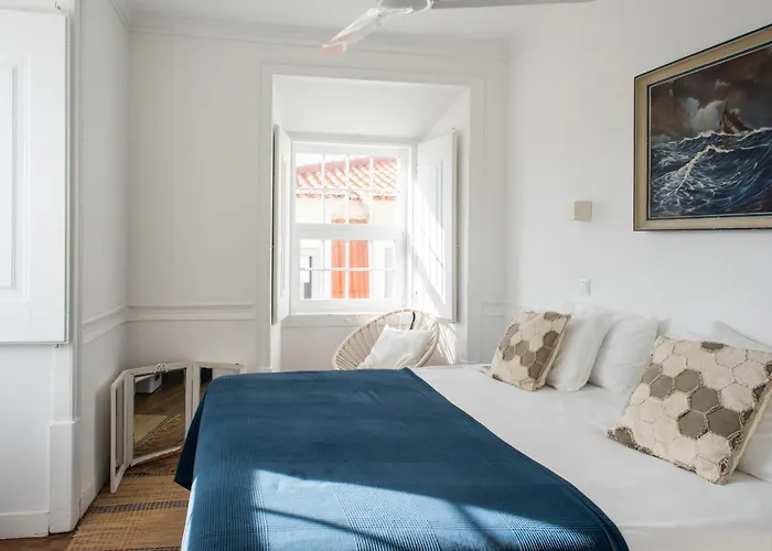 Central Ericeira Apartment With Lift