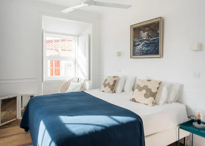 Central Ericeira Apartment With Lift