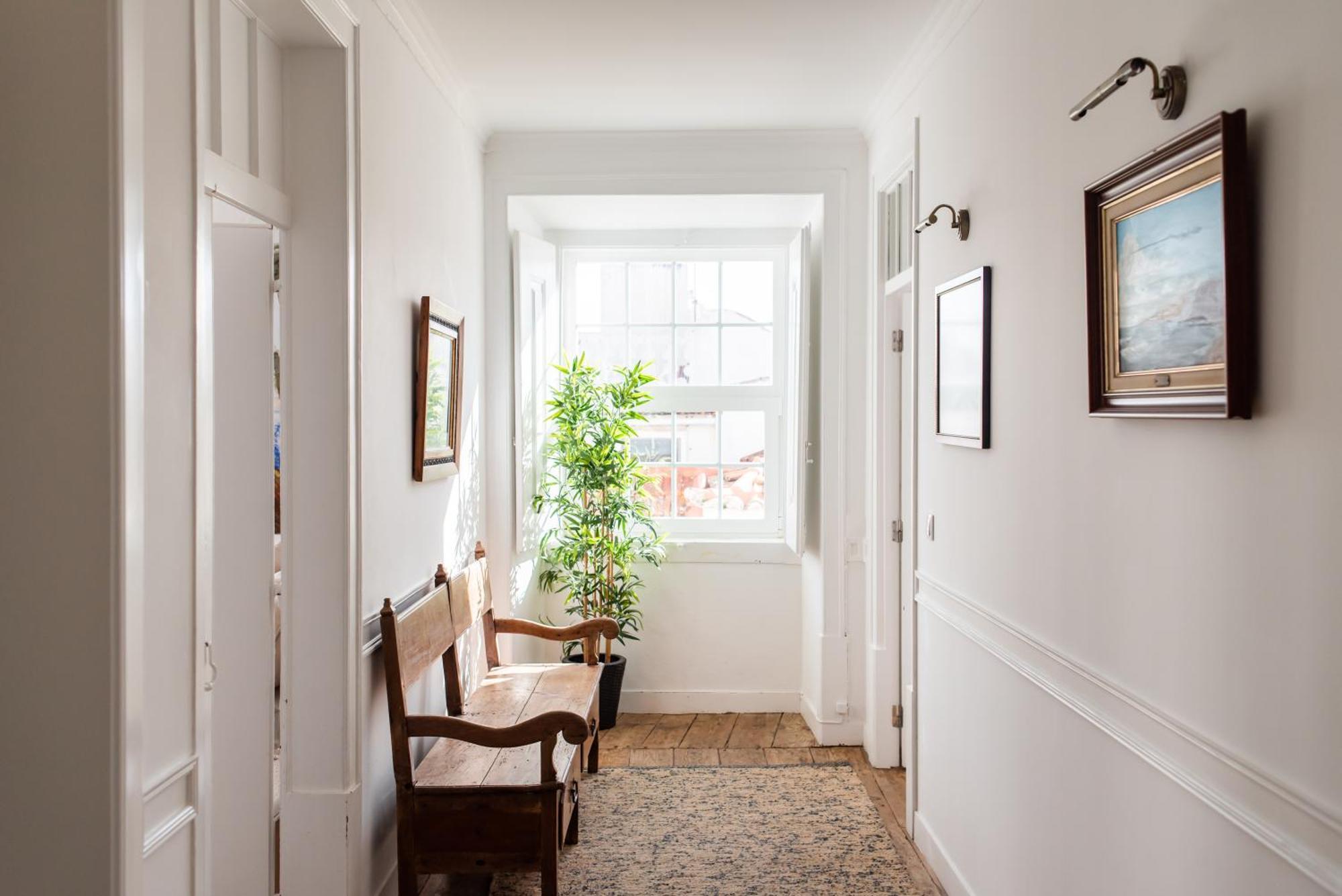 Apartment With Lift